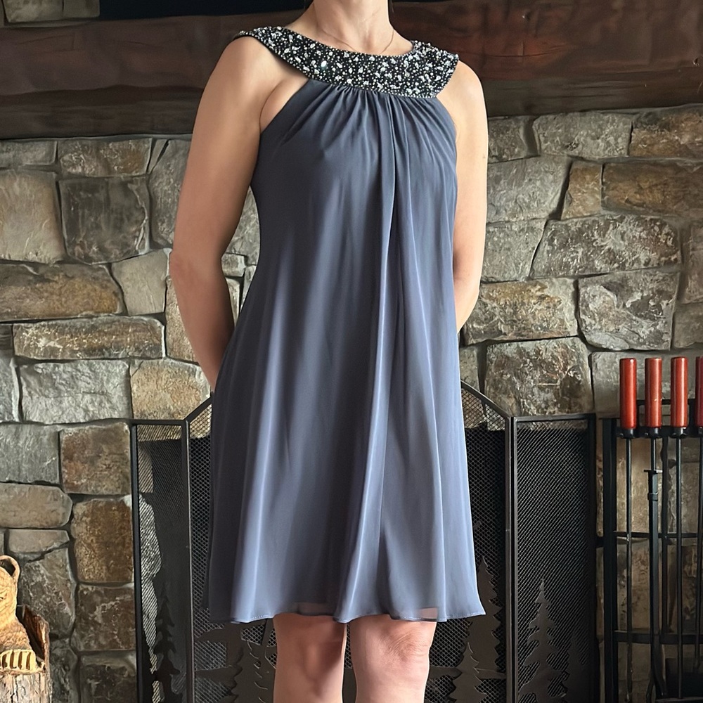 JS BOUTIQUE Trapeze Dress with Embellished Neckline, Charcoal Grey - Sz.4
EUC